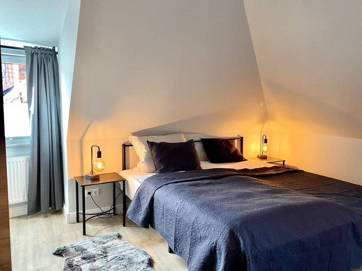 Schoene Ferienwohnungen Teilweise Mit Dachterrasse Im Herzen Von Itzehoe Ngoại thất bức ảnh