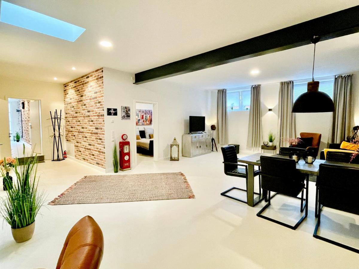 Schoene Ferienwohnungen Teilweise Mit Dachterrasse Im Herzen Von Itzehoe Ngoại thất bức ảnh