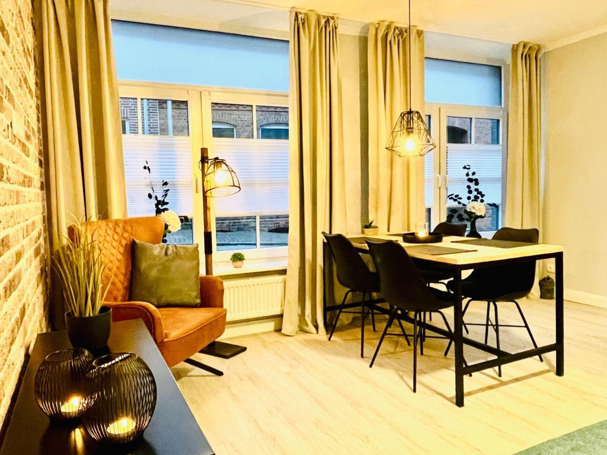 Schoene Ferienwohnungen Teilweise Mit Dachterrasse Im Herzen Von Itzehoe Ngoại thất bức ảnh